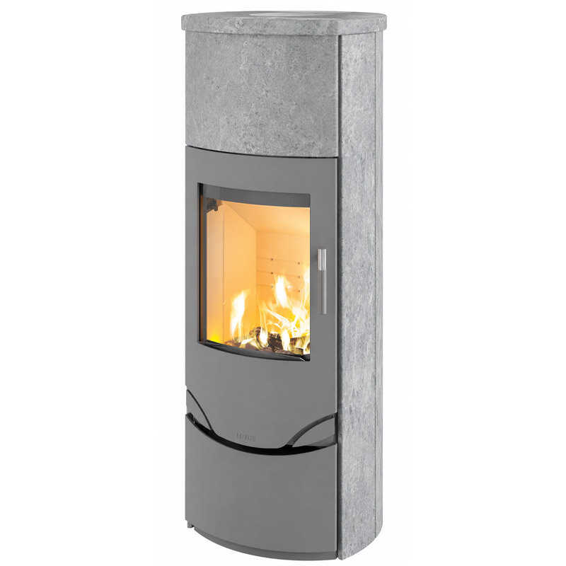 Kaminofen Lotus Prio M mit 7 kW – wählbare Verglasung und Verkleidung