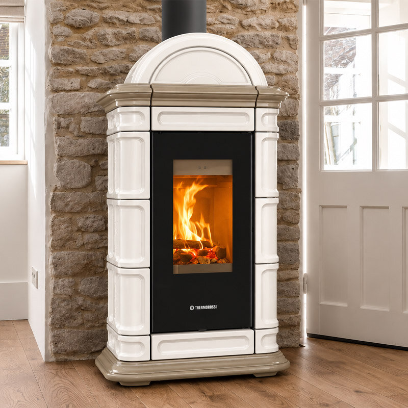 Kaminofen Thermorossi Lienz Evo Wood mit Maiolica-Speisenwärmer – verschiedene Ausführungen