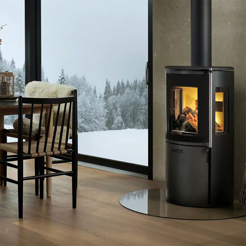 Kaminofen VARDE OVNE Nordic 7 AIR mit Seitenscheiben 6,2 kW